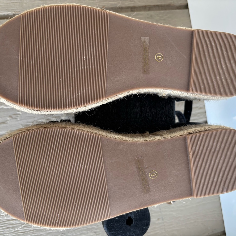 Coccoli Black Sandals with Strappy Design - Picture 7 of 12